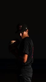 Gators Pitcher Glove Down